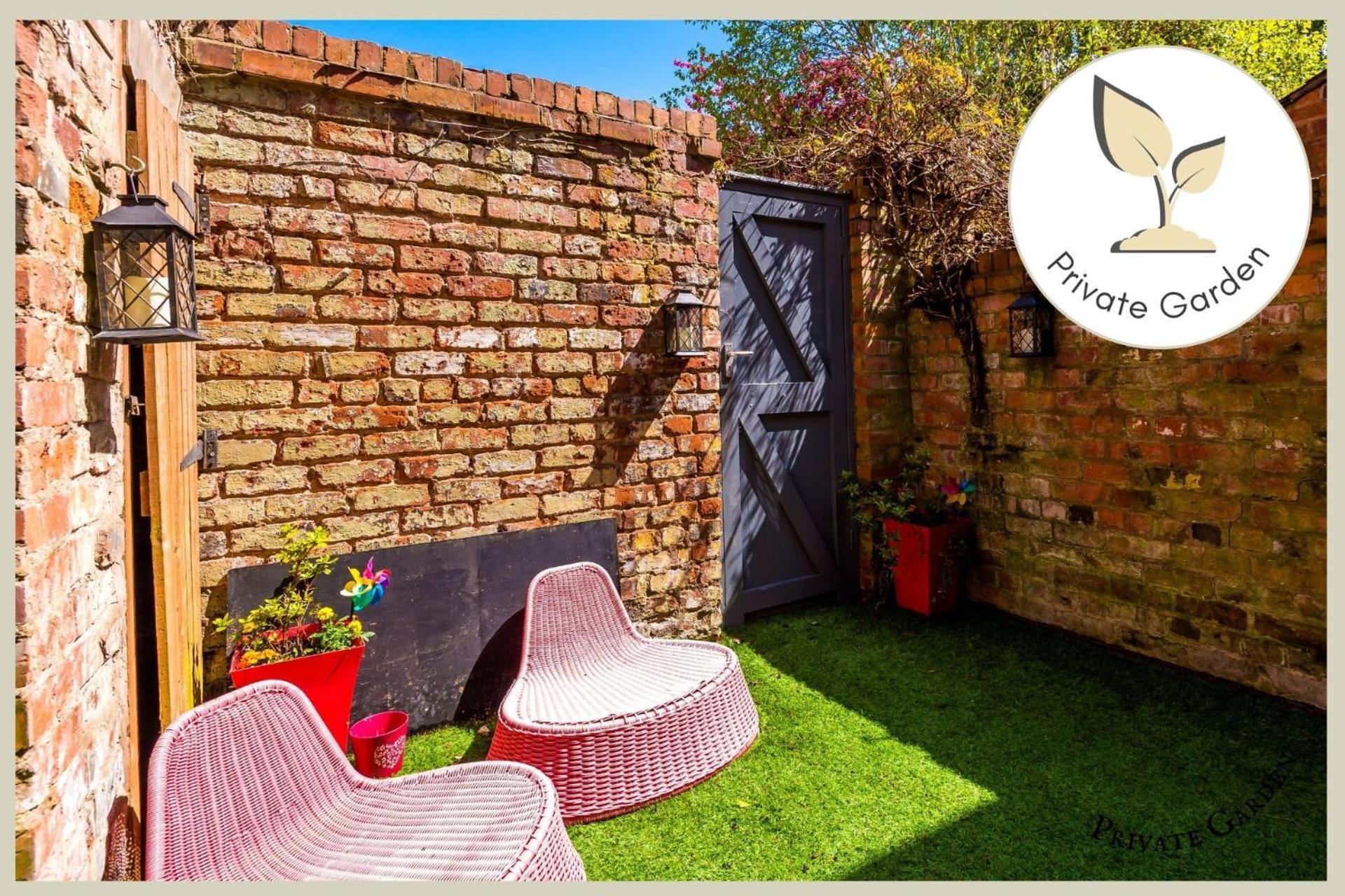 Enjoy The Pause Holiday Home, A Quiet City Centre, 2 Double Bed, Free Parking, Manchester Airport 50 Min Drive تشيستر المظهر الخارجي الصورة